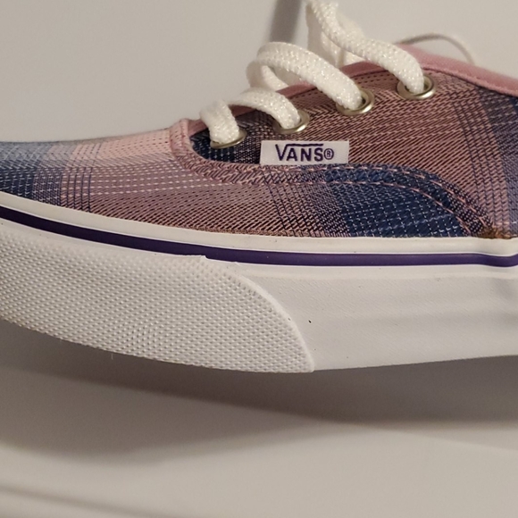 Vans - Picture 8 of 9